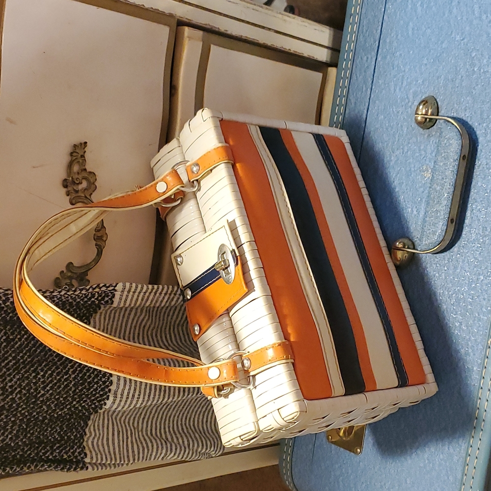 Vintage 70s wicker basket style purse, unique and rare